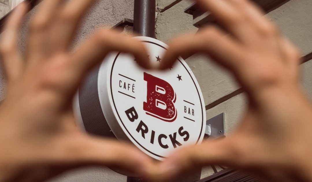 Bricks - Logo